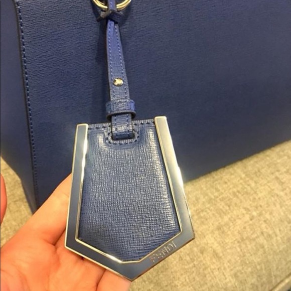 FENDI Textured Calfskin Medium 2Jours Tote - Picture 4 of 8